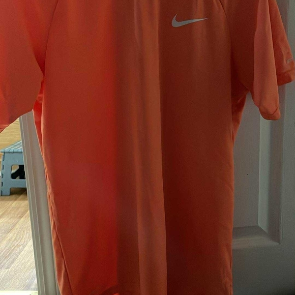 Nike Men's Bright Orange Tee - Picture 1 of 2